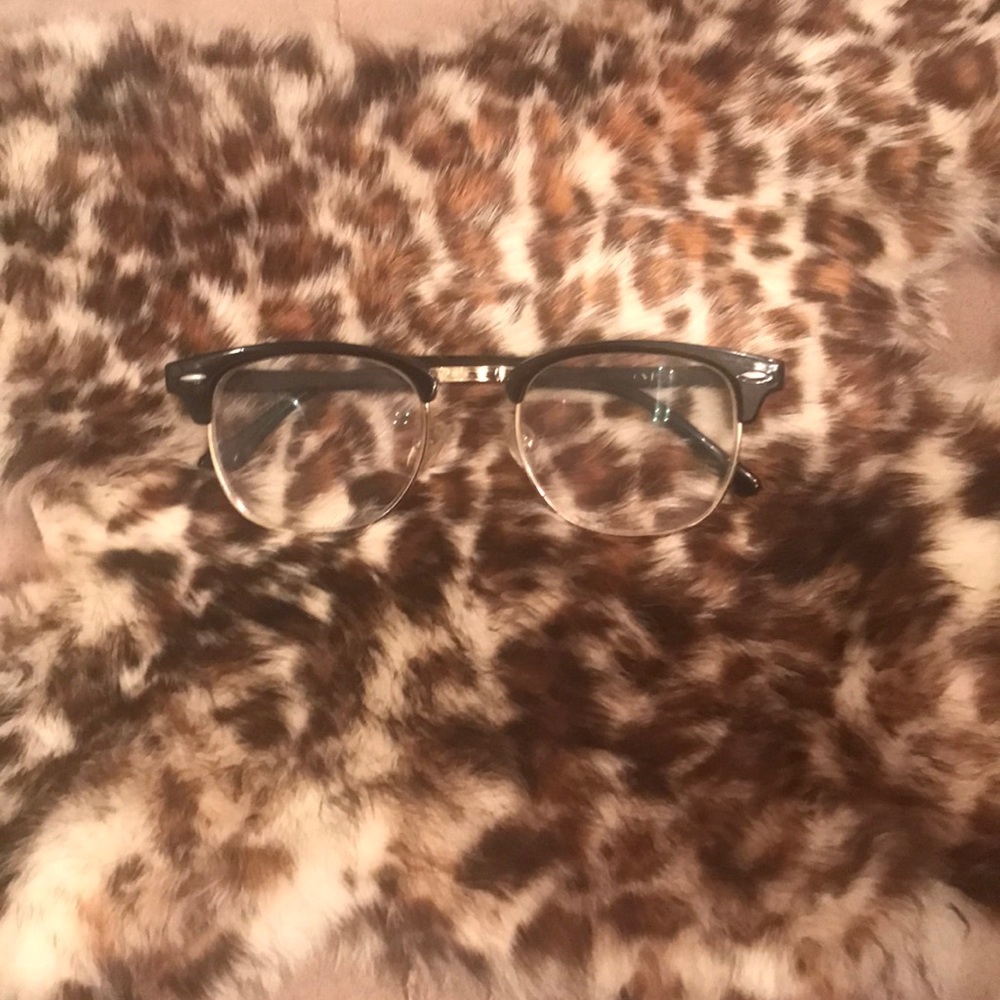 Used glasses - Picture 1 of 4